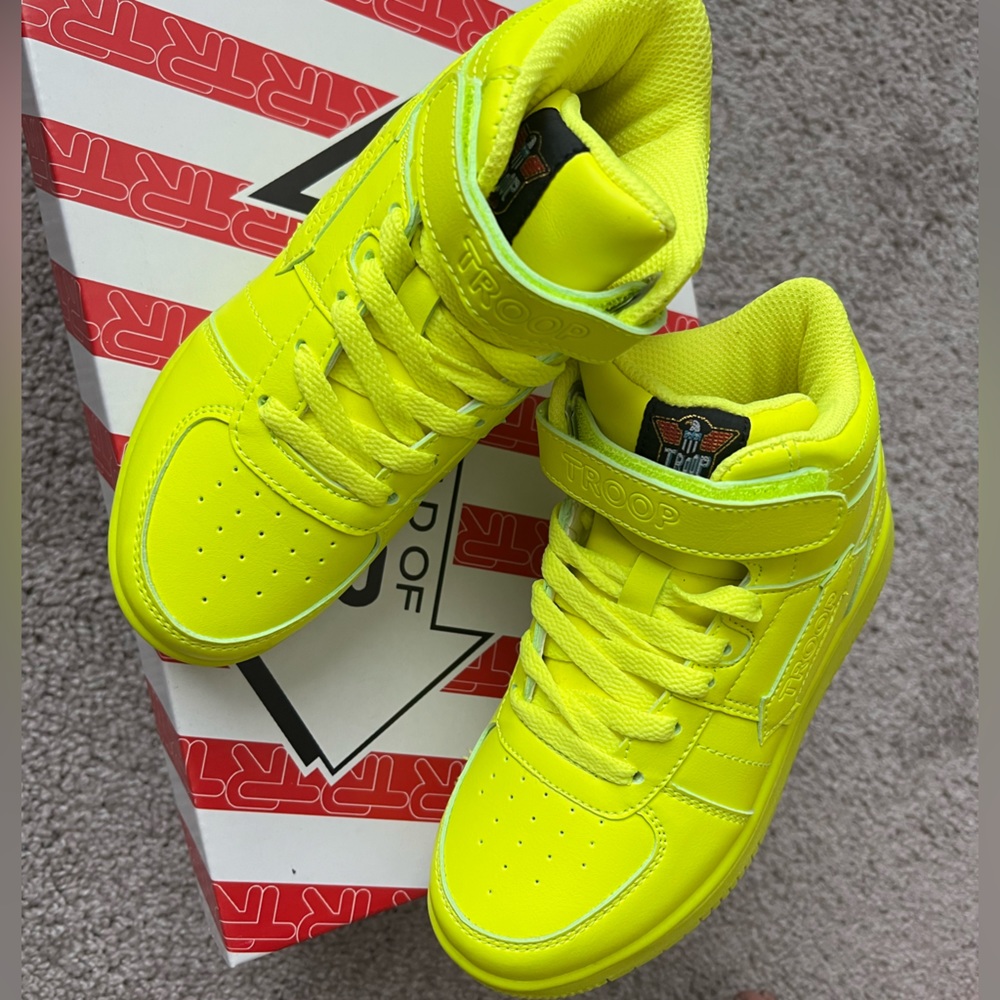 Crown mid troop girls sneakers neon yellow sz 13.5